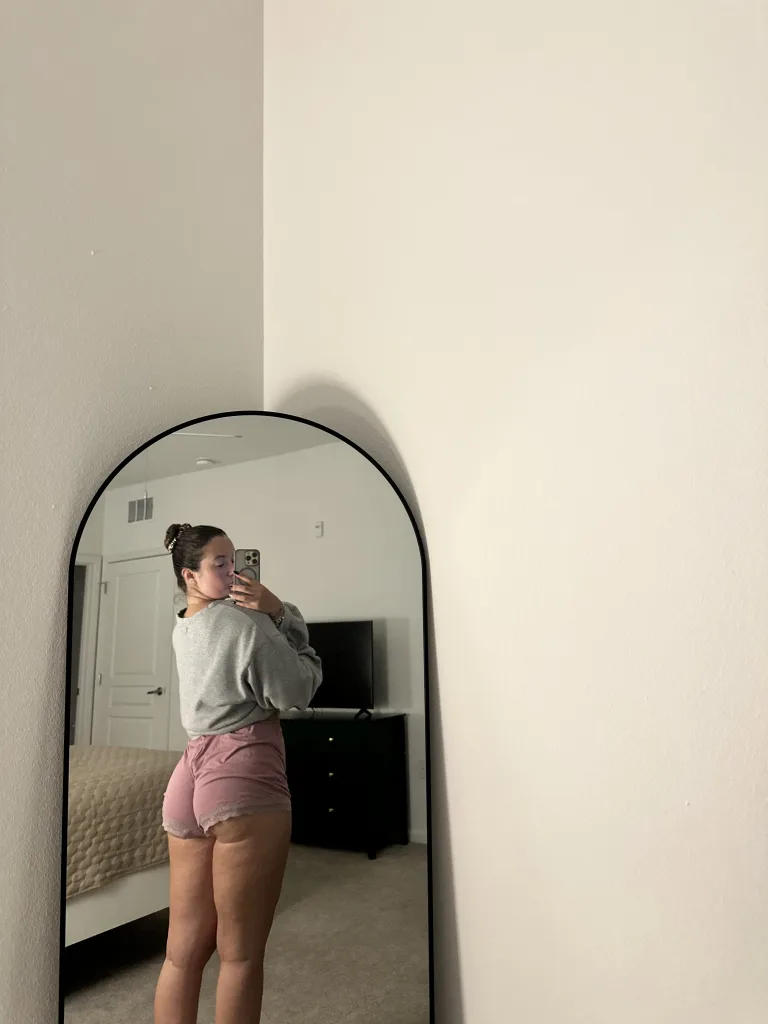 RobinMeadows — Streamate Photos
