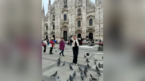 AngelinaKunis — La dolce vita