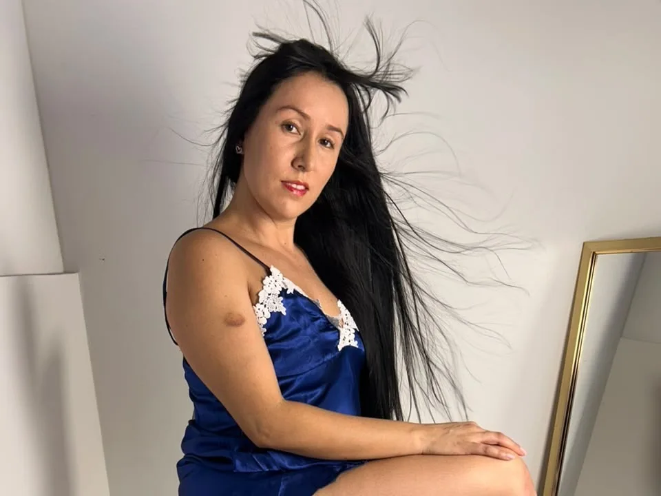 andrea_saenz40 — Streamate Photos