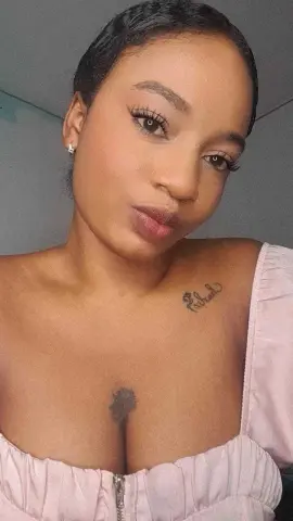 Nia_Brown — Streamate Photos