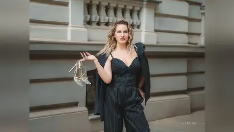 Kendall — Bossy Girl