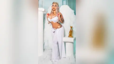 CourtneyLou — sweet temptation !!!