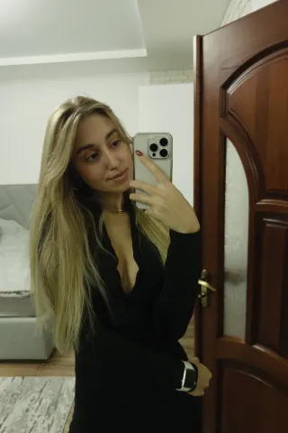 ChloeMatis — Streamate Photos