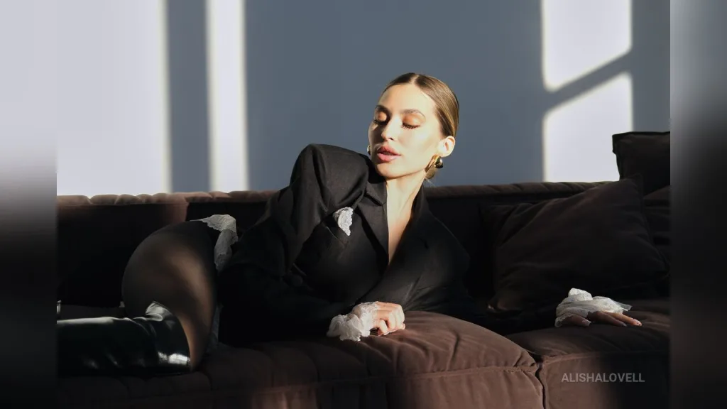 AlishaLovell — live cam