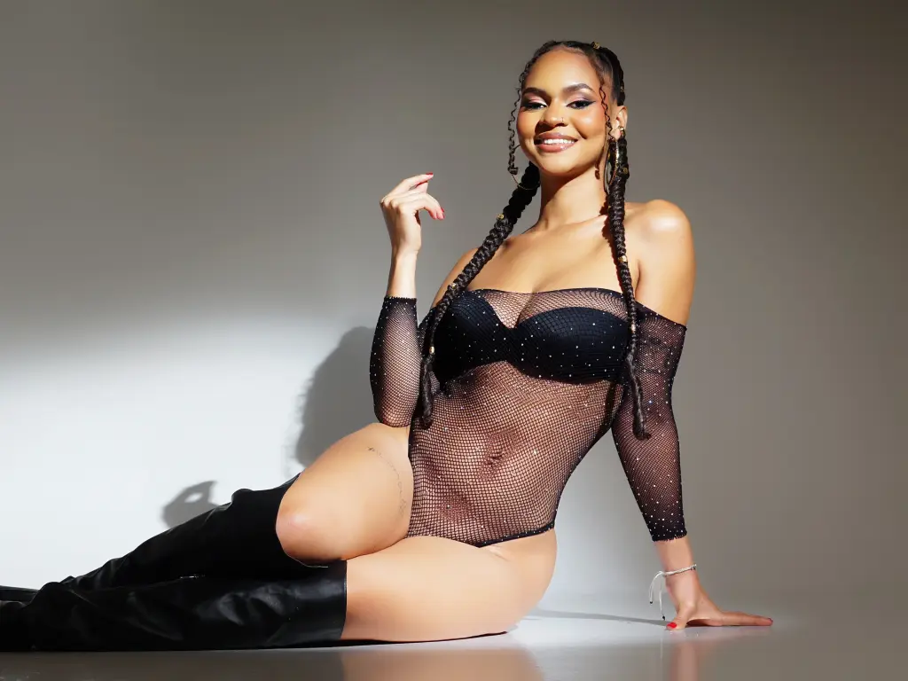zoeesantana — Streamate Photos