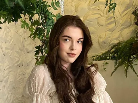 KacyQuates cam model