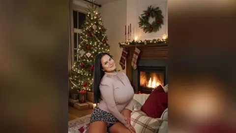 LaraDevi — Santa Baby