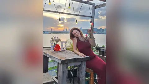 EsmeraldaMali — Sunset in Red