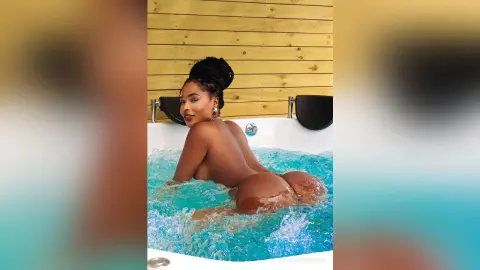 BarbaraFerreira — We come to enjoy this delicious jacuzzy