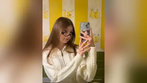 Ameliamimo — Secret Smile