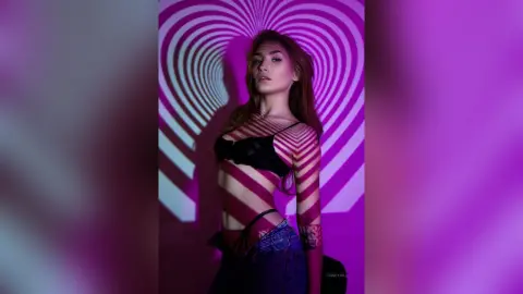 NancyHill — 𝔫𝔢𝔬𝔫 𝔱𝔦𝔪𝔢😈