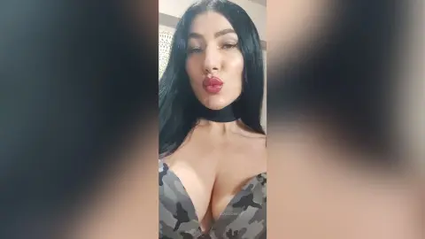 RebeccaLamer — moments on Lj