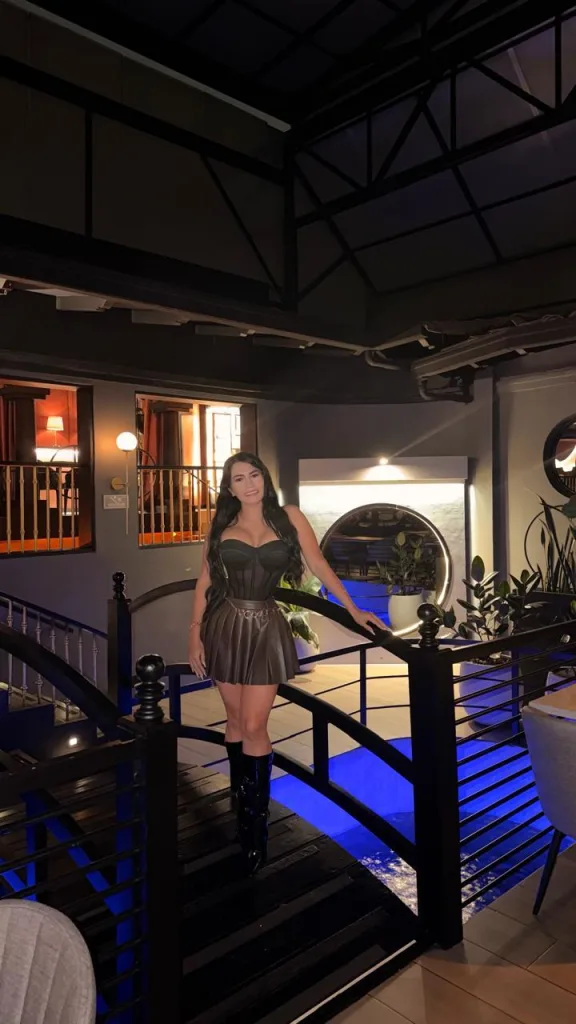 HollyReyes — Streamate Photos