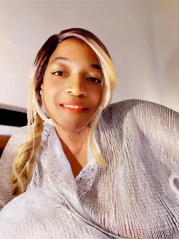BustyIrie — Streamate Photos
