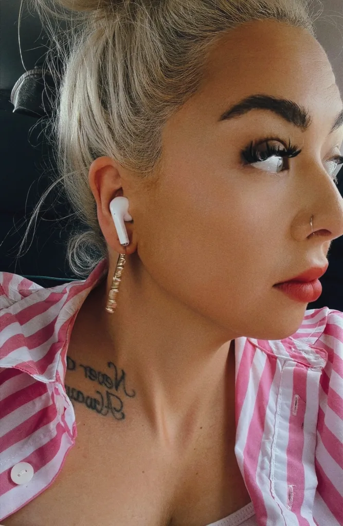 Violety_xo — Streamate Photos