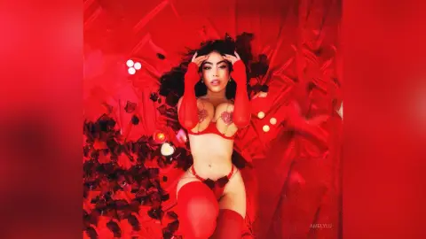 AmelyLu — 𝒱𝒶𝓁𝑒𝓃𝓉𝒾𝓃𝑒'𝓈 𝒹𝒶𝓎