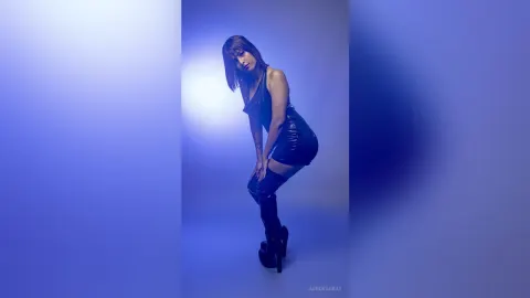 AuroraGray — so hot