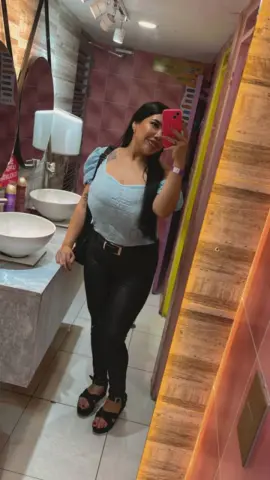 Andreabusty — Streamate Photos