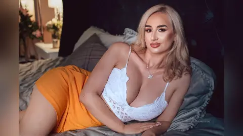 DayanaJacobs — Addicted to me