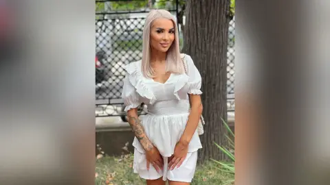 CindyCassidy — Beach body