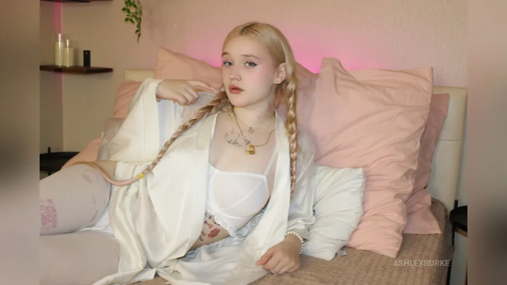 AshleyBurke — In this body lies desire 🤤