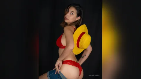 AriaRowan — one piece