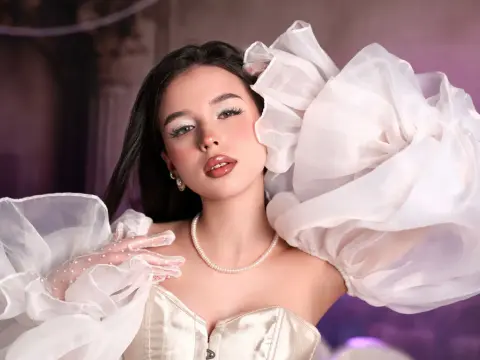 LanaPiercey cam model