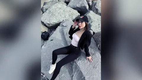 AdelinaMurr — 😏