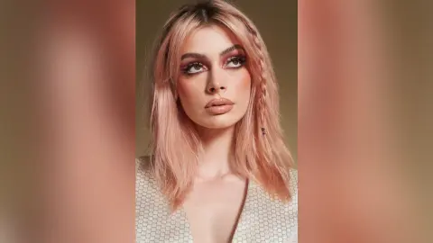 EveGenesis — Pink hair