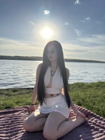 CosmicAriana — Streamate Photos