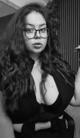 VexaryVex — Streamate Photos