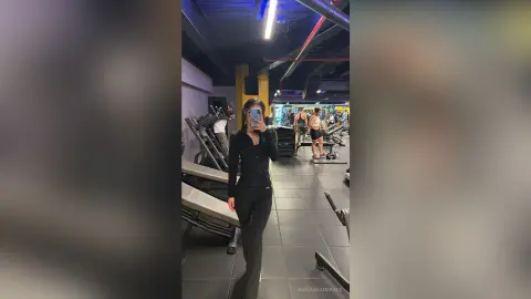 AdrianaAndrade — casual🧤
