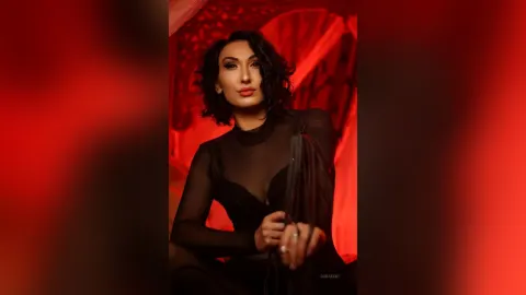 DoraKent — Stylish Mistress