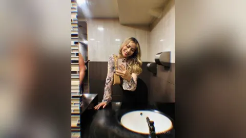 ZarahDubois — 😽