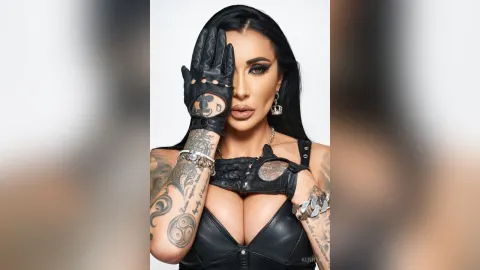 Kennya — Leather Fetish