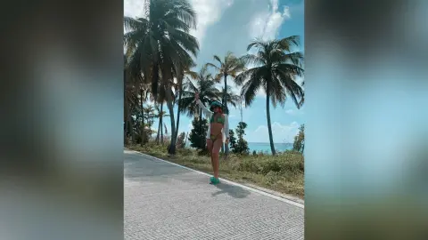 SaraHanks — 🏖️