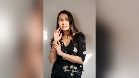 LeoniaMangis — 1