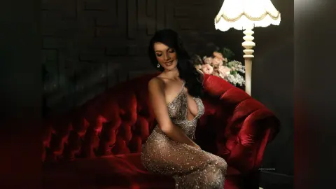 JessyHanson — Glam Look
