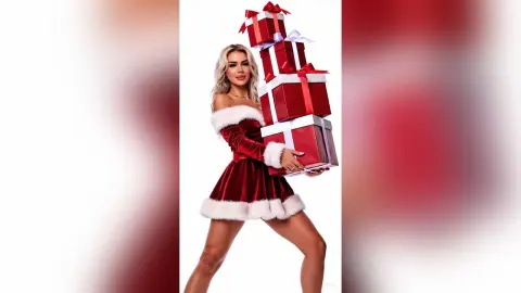 Demi — Christmas time🎄🥰🎁🎀