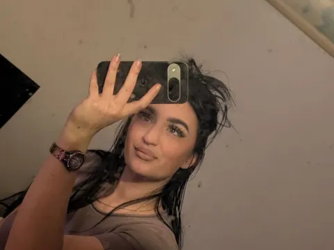 Isisa — LiveJasmin cam model