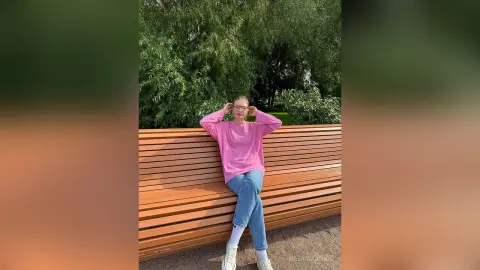 KatieGoodacre — hi everyone - it's me