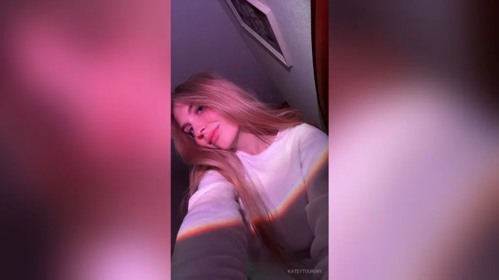 KateyTouriny — Me