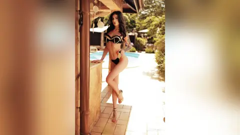 MayaLady — Pool Experience ☀️