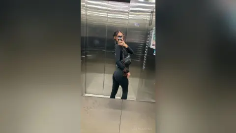 AdrianaAndrade — casual🧤