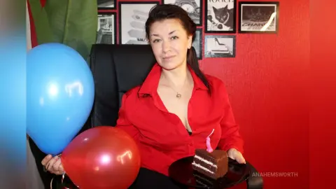 AnaHemsworth — It was my birthday stream🎁🎈