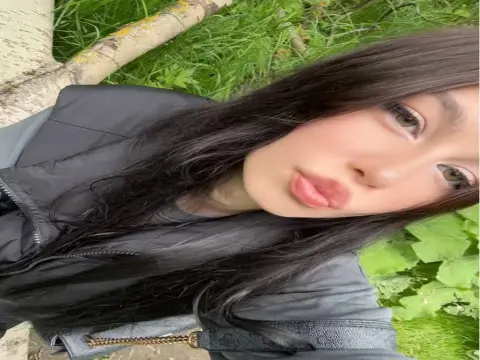 CherylSchwartz cam model