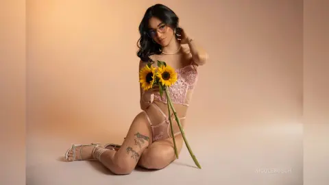NicoleBosch — 🌻 Sunflower 🌻