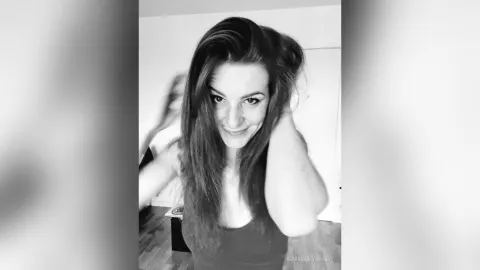KimberlyHenri — MY presentation🌳 ALBUM GRATUIT