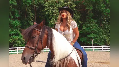 DahliaRains — Time for a special ride 😍