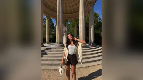 Kaylee — Postcards from Paris